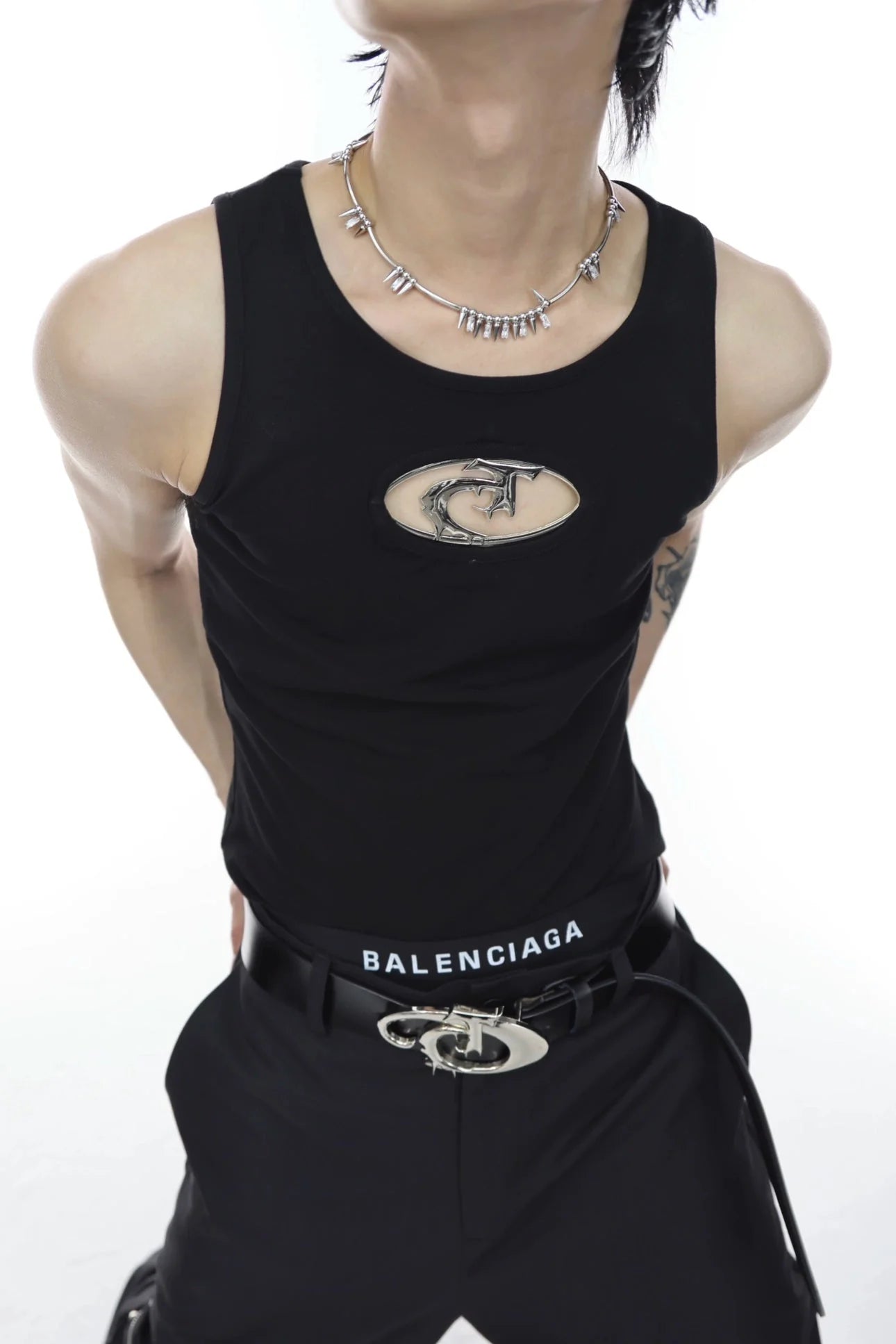 Sporty Slim-Fit Tank Top with Metallic Logo Cut-Out in Black & White