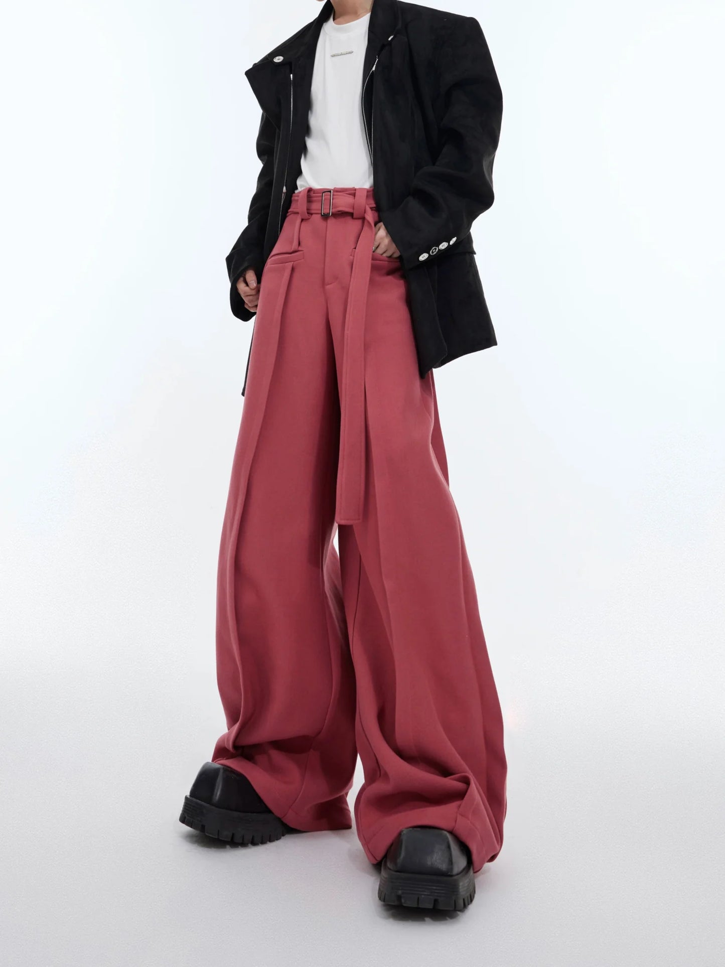 Three-Dimensional Pleated Casual Pants with Belt Design for Spring