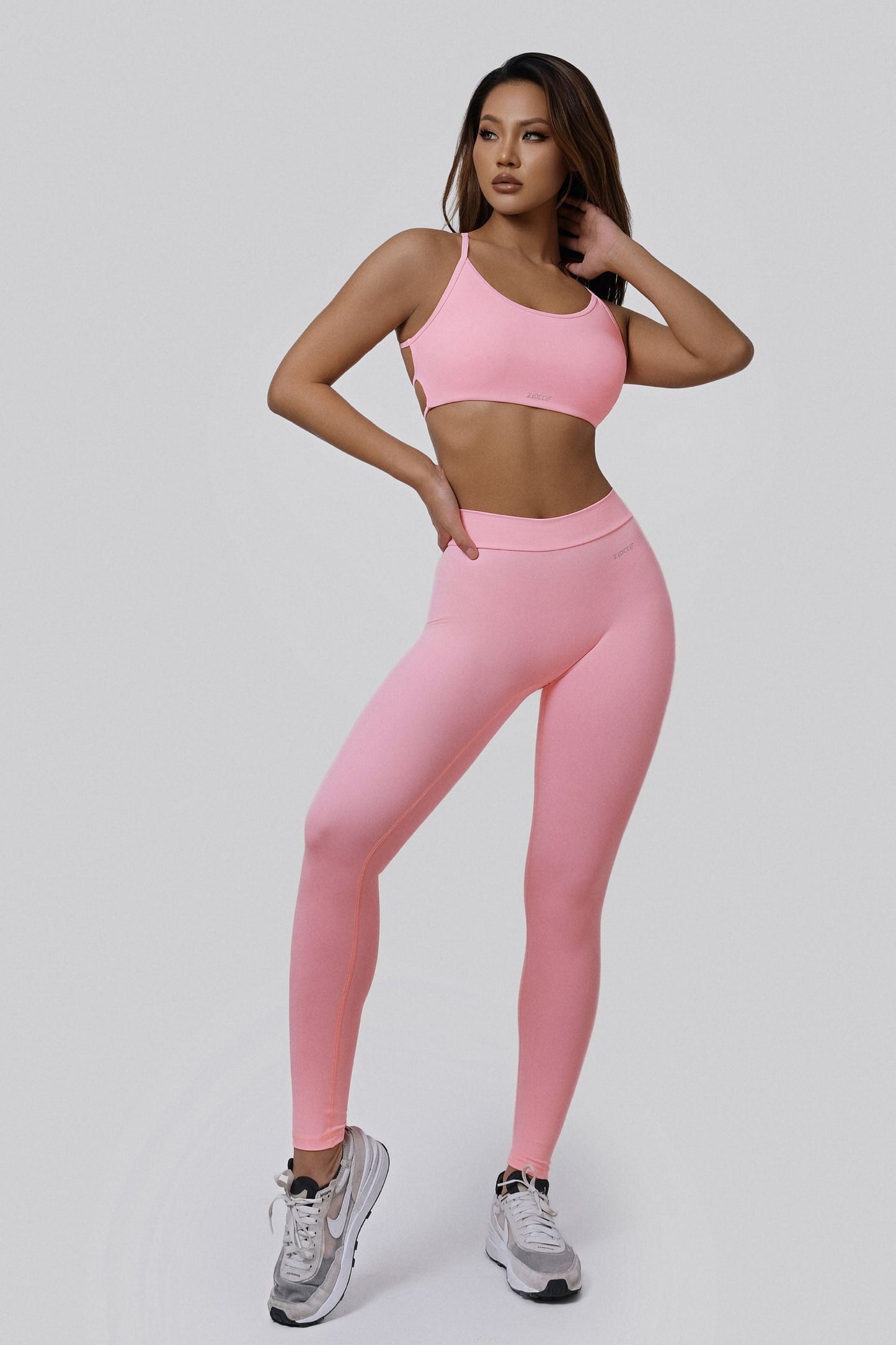 V-Back Scrunch Leggings