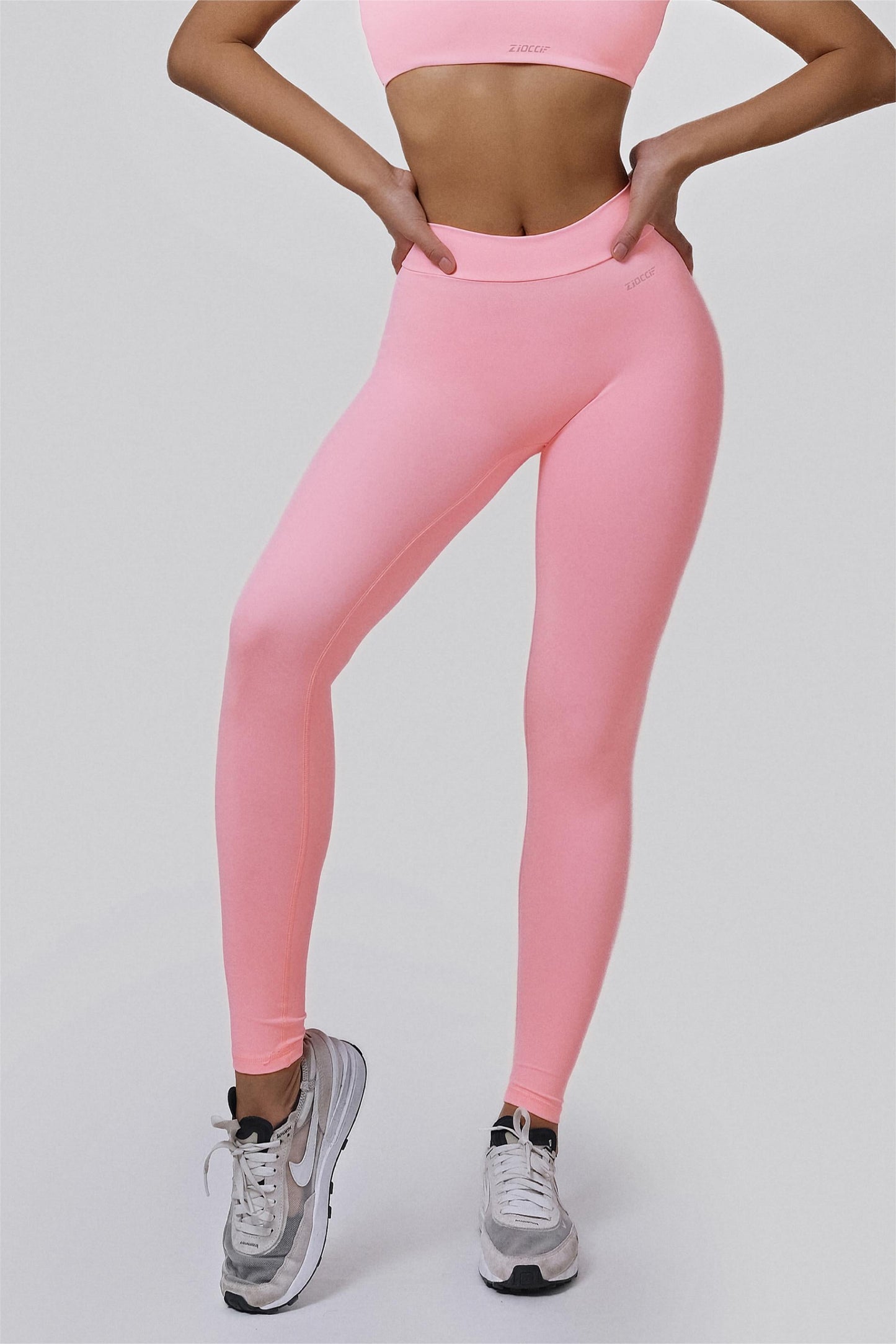 V-Back Scrunch Leggings