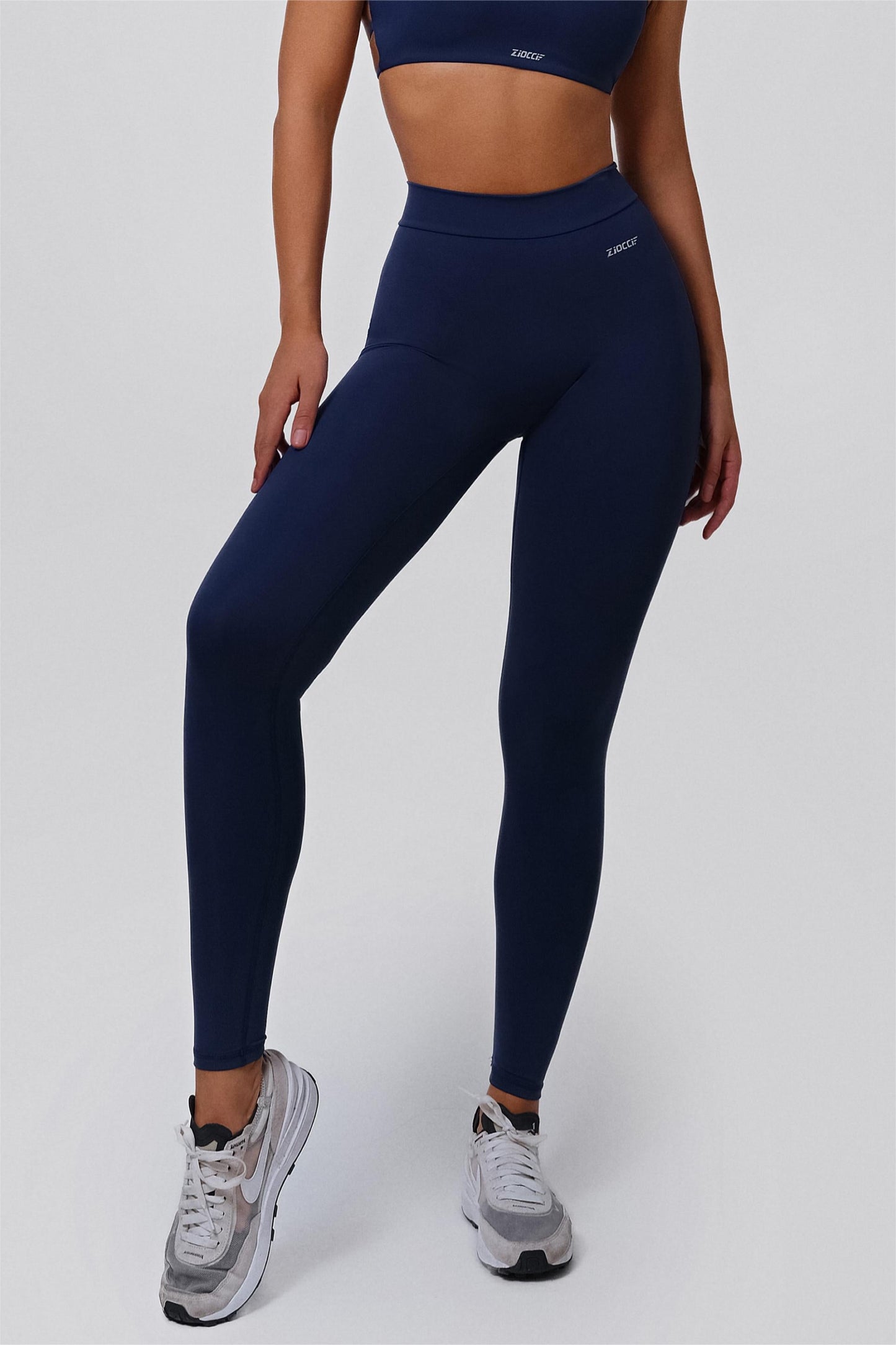 V-Back Scrunch Leggings