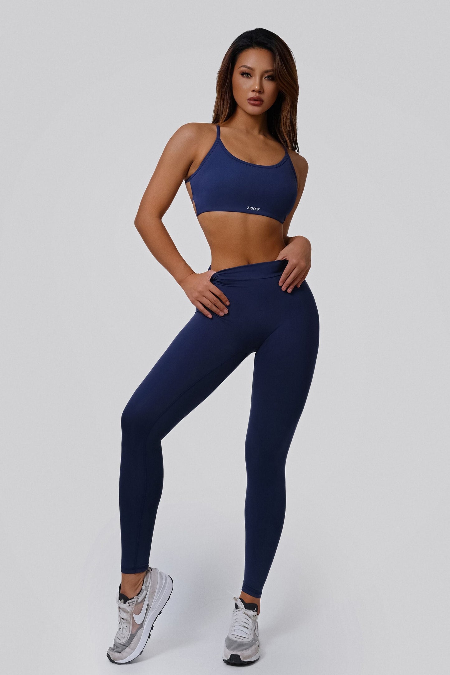 V-Back Scrunch Leggings