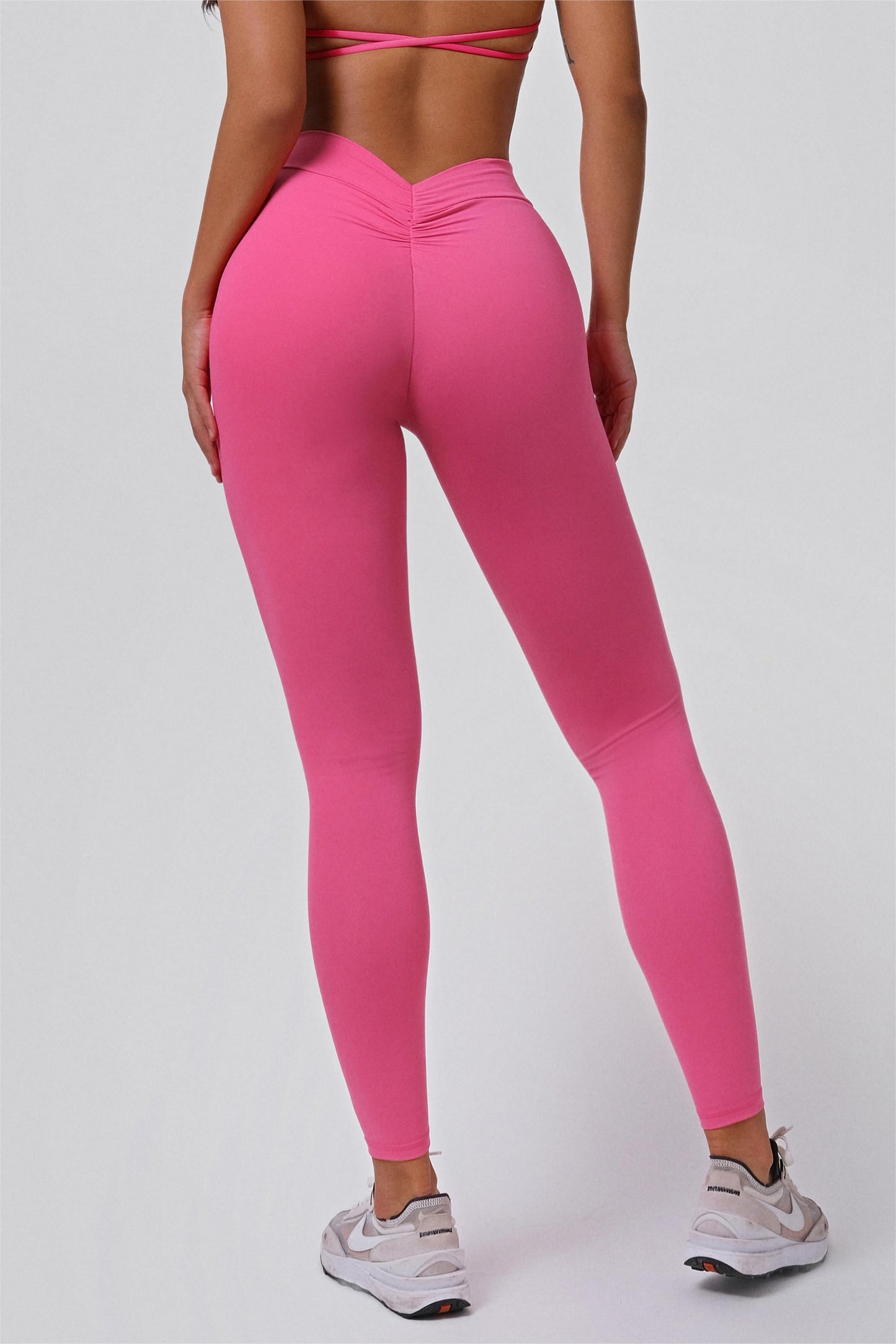 V-Back Scrunch Leggings