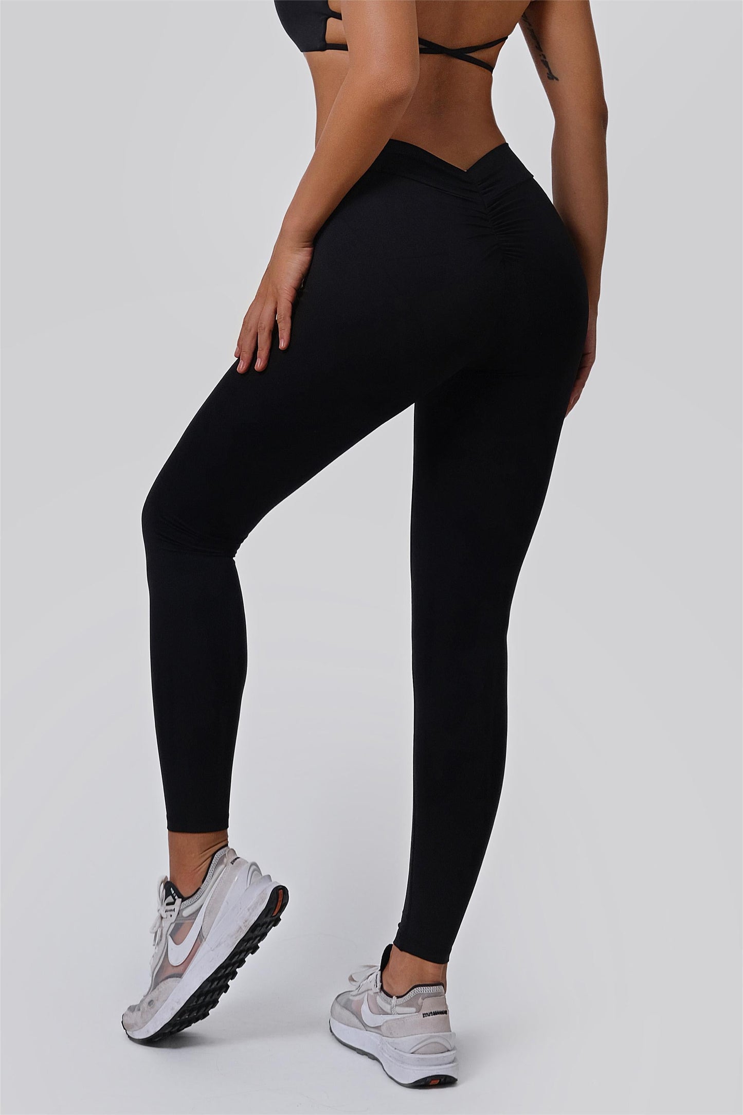 V-Back Scrunch Leggings