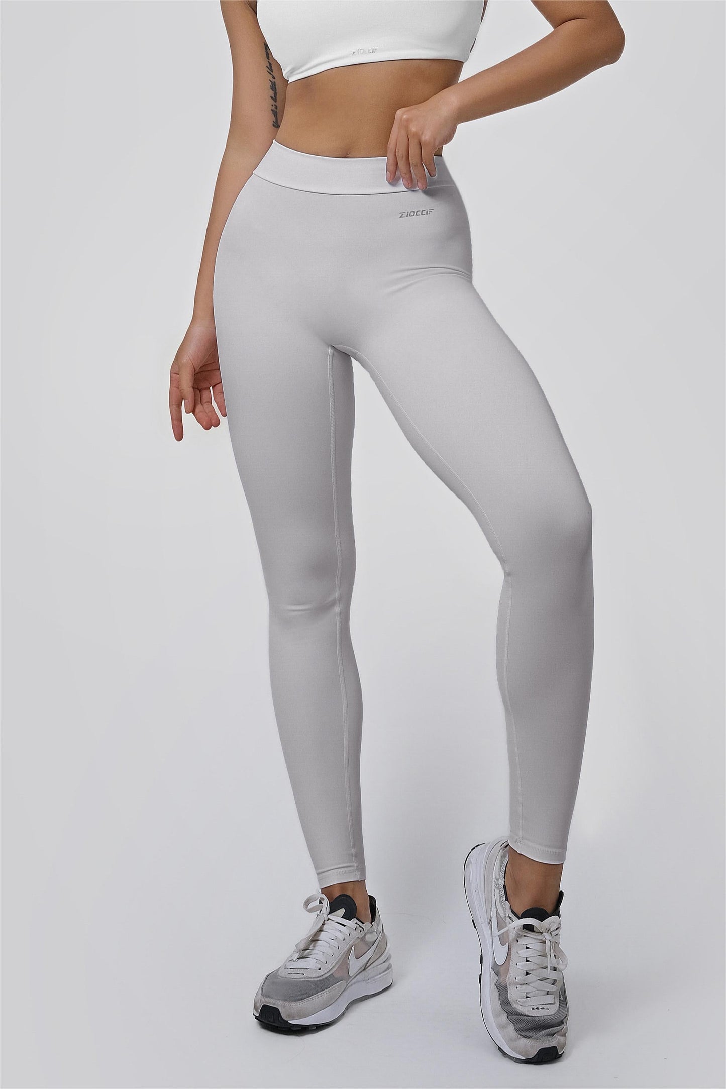 V-Back Scrunch Leggings