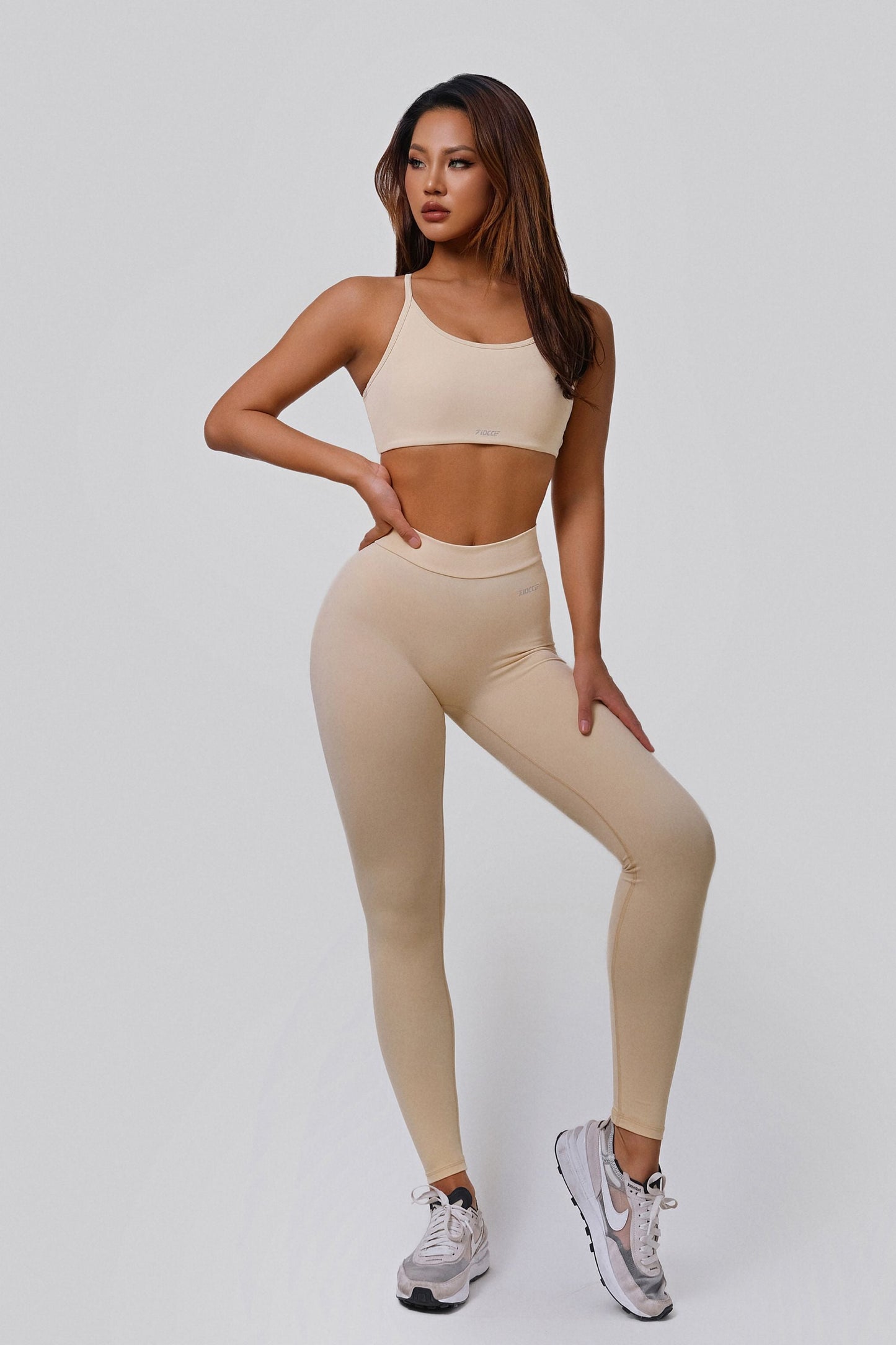 V-Back Scrunch Leggings