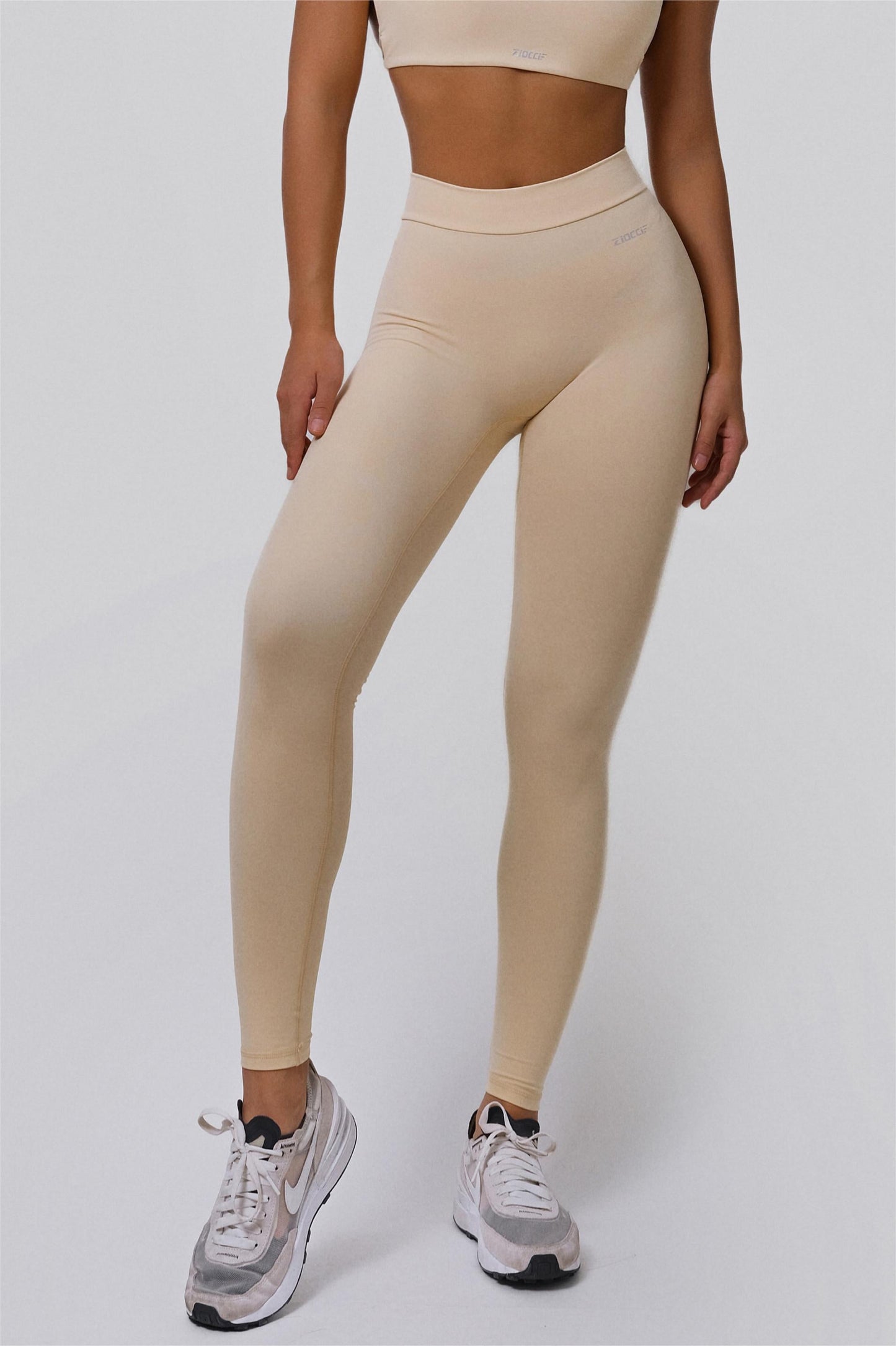 V-Back Scrunch Leggings