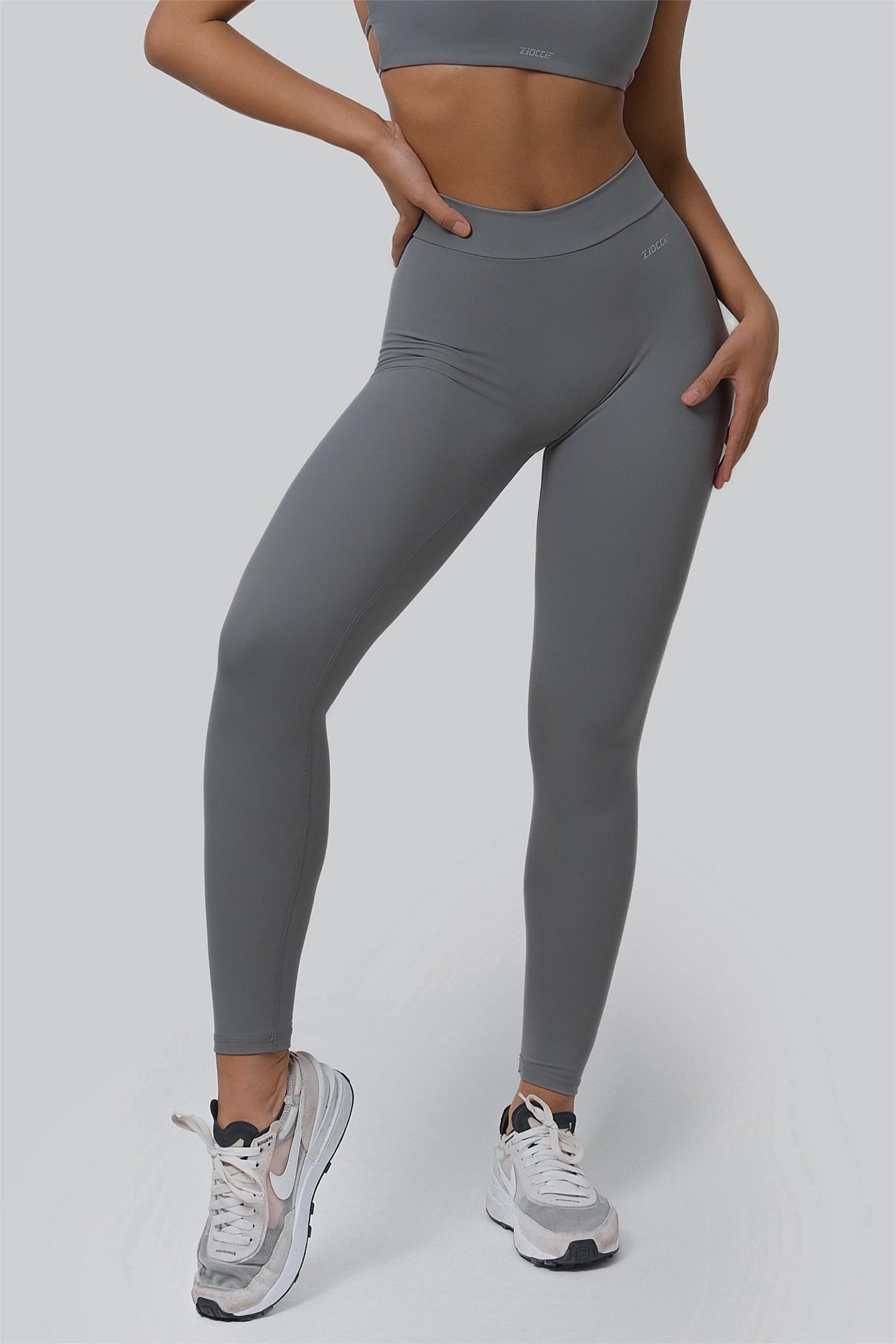 V-Back Scrunch Leggings