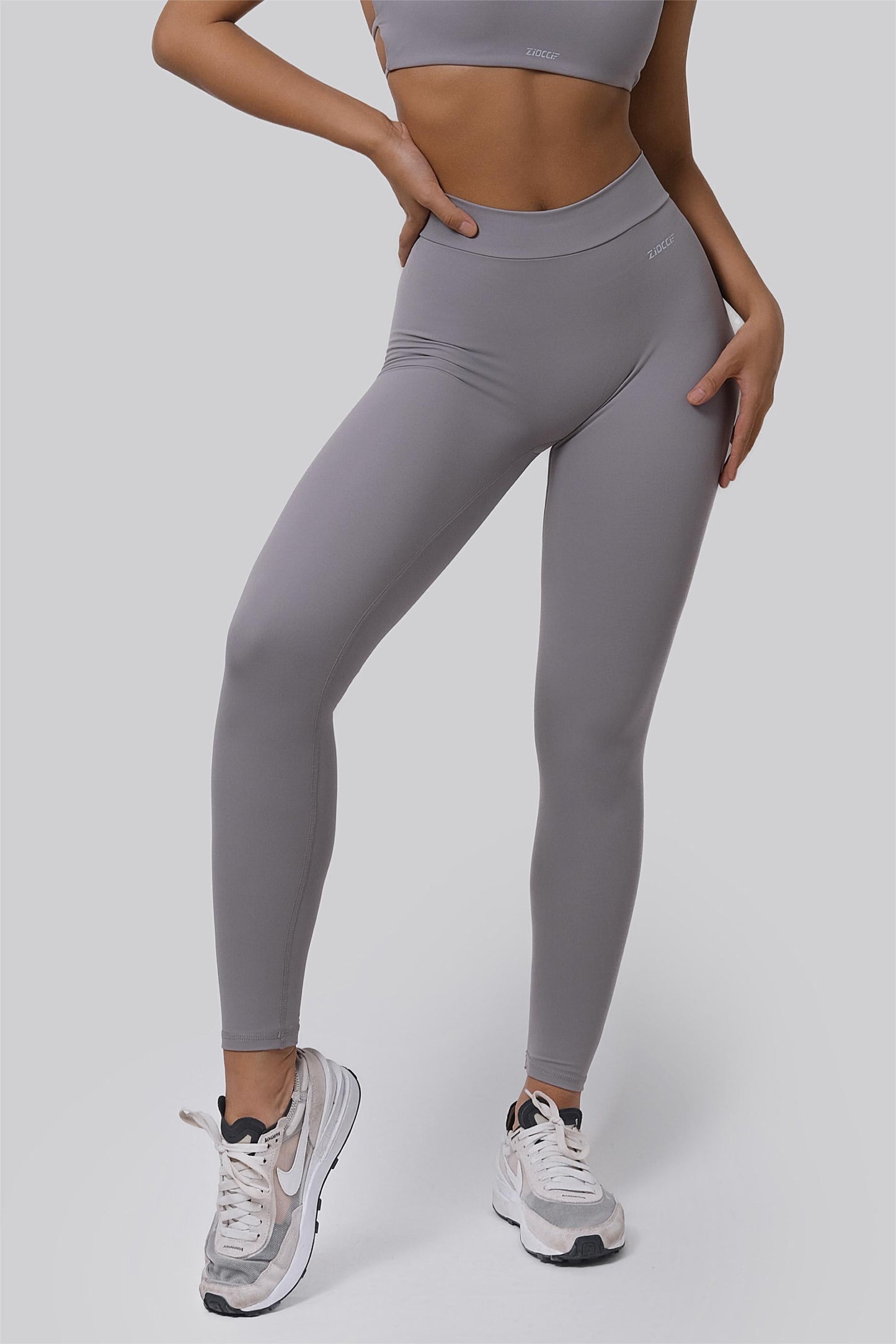 V-Back Scrunch Leggings