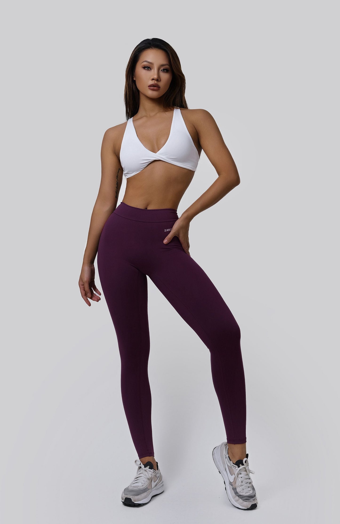 V-Back Scrunch Leggings