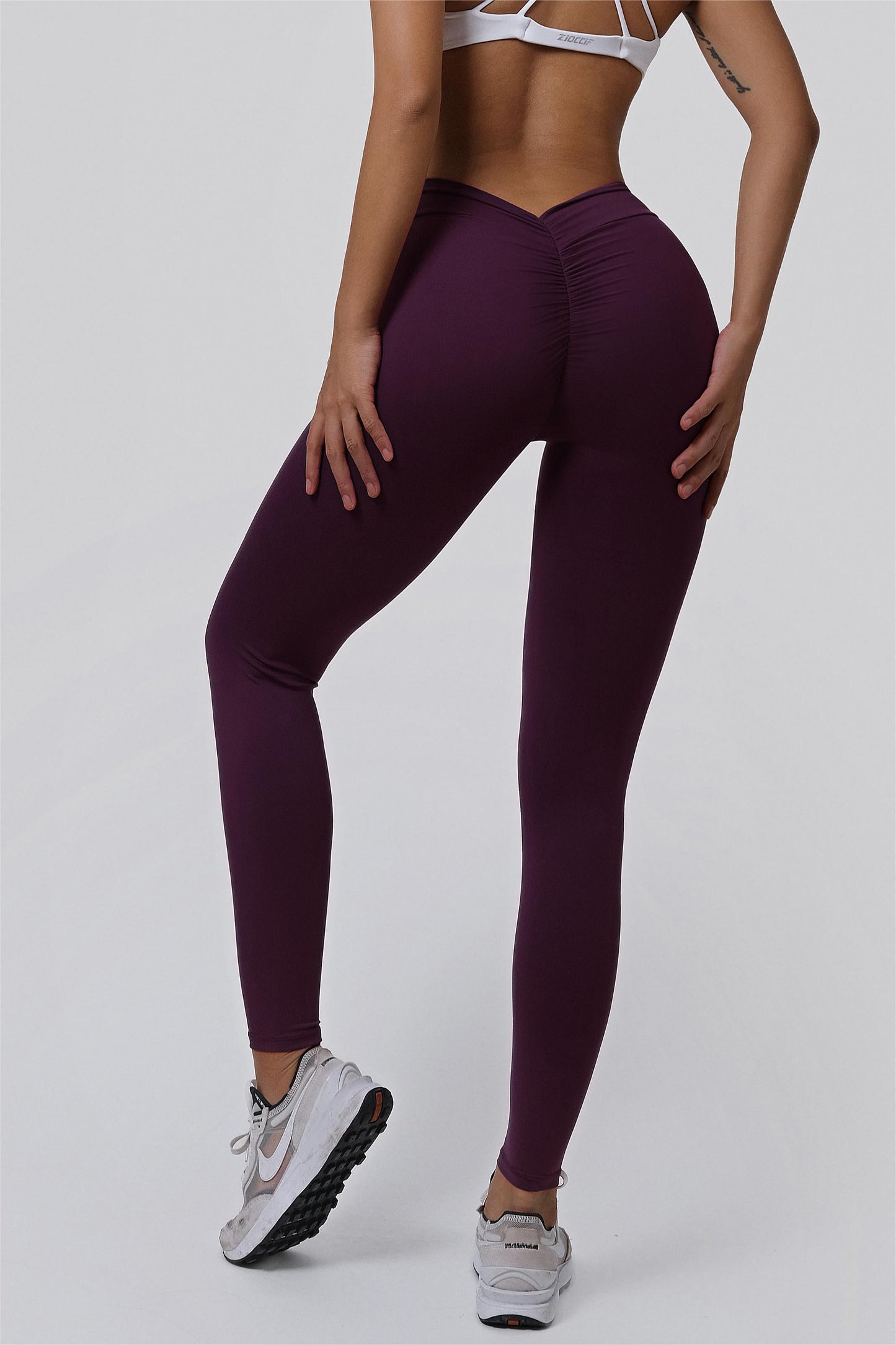 V-Back Scrunch Leggings