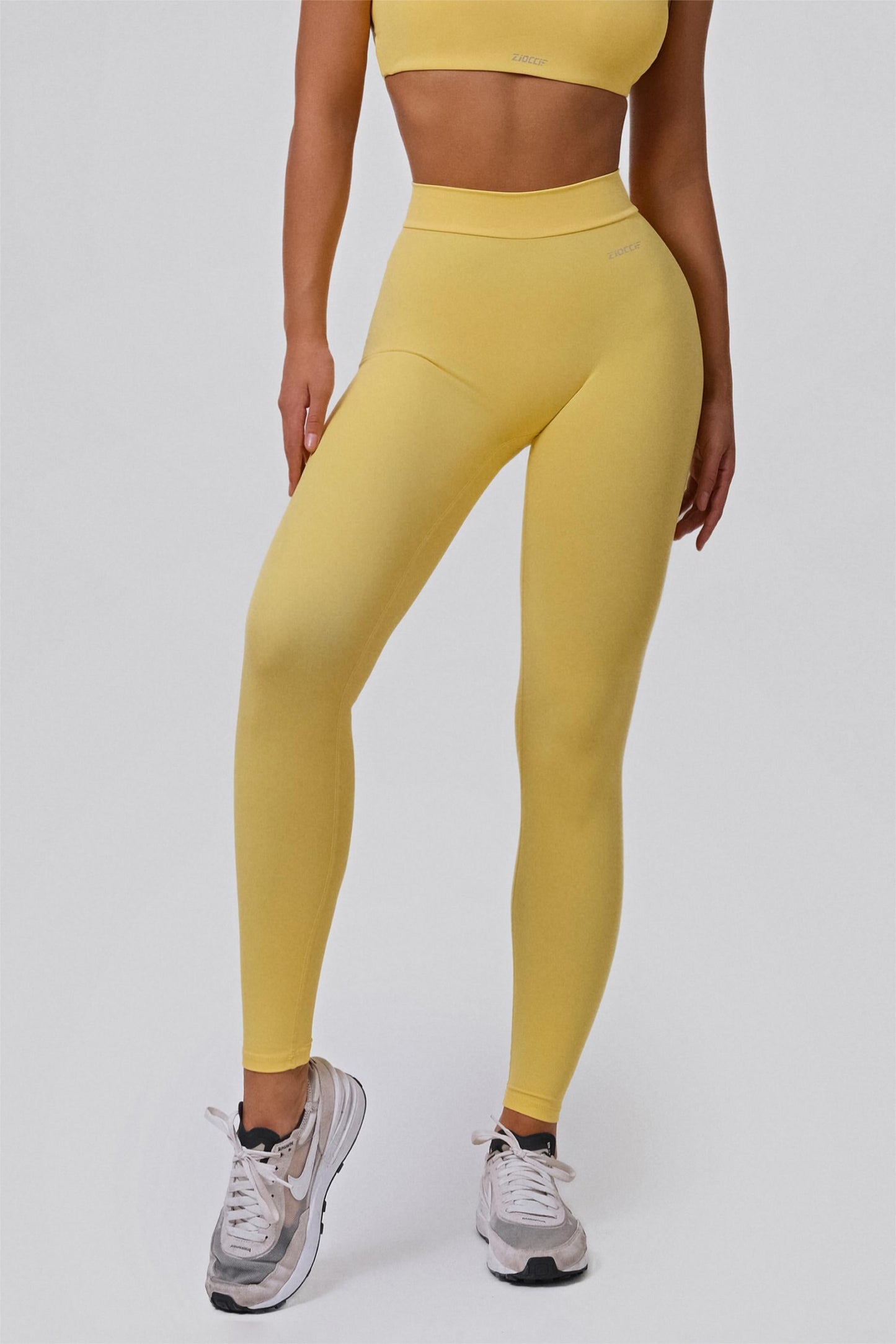 V-Back Scrunch Leggings