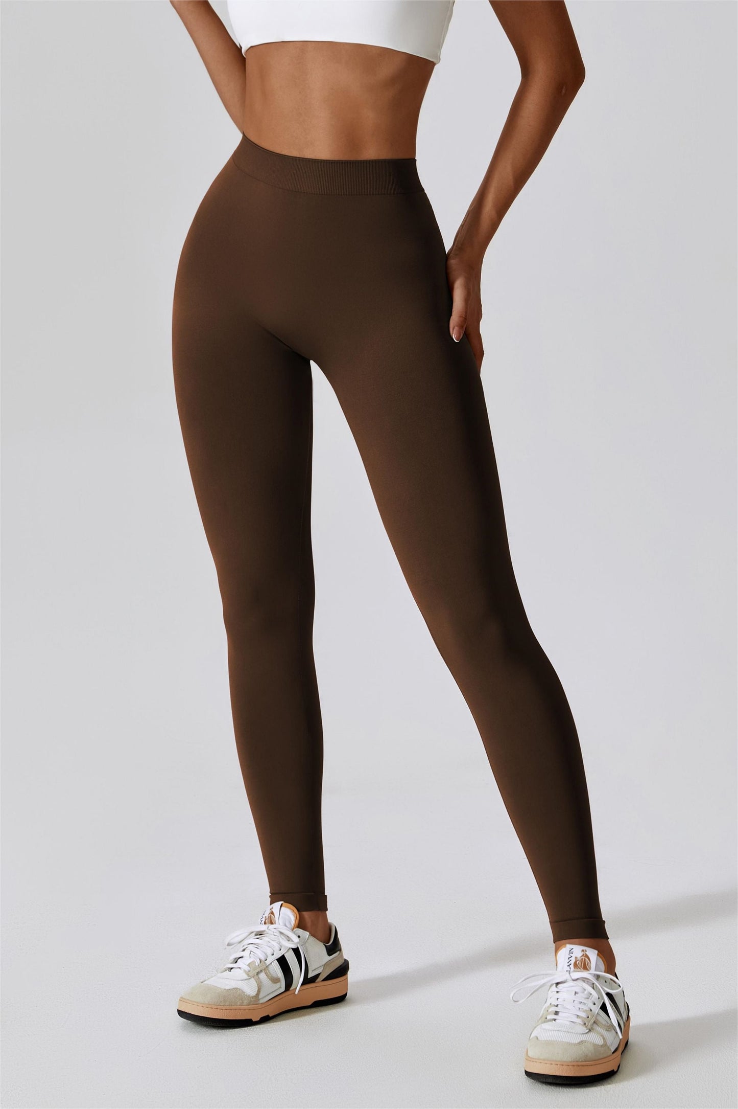 V-Back Seamless Scrunch Butt Leggings