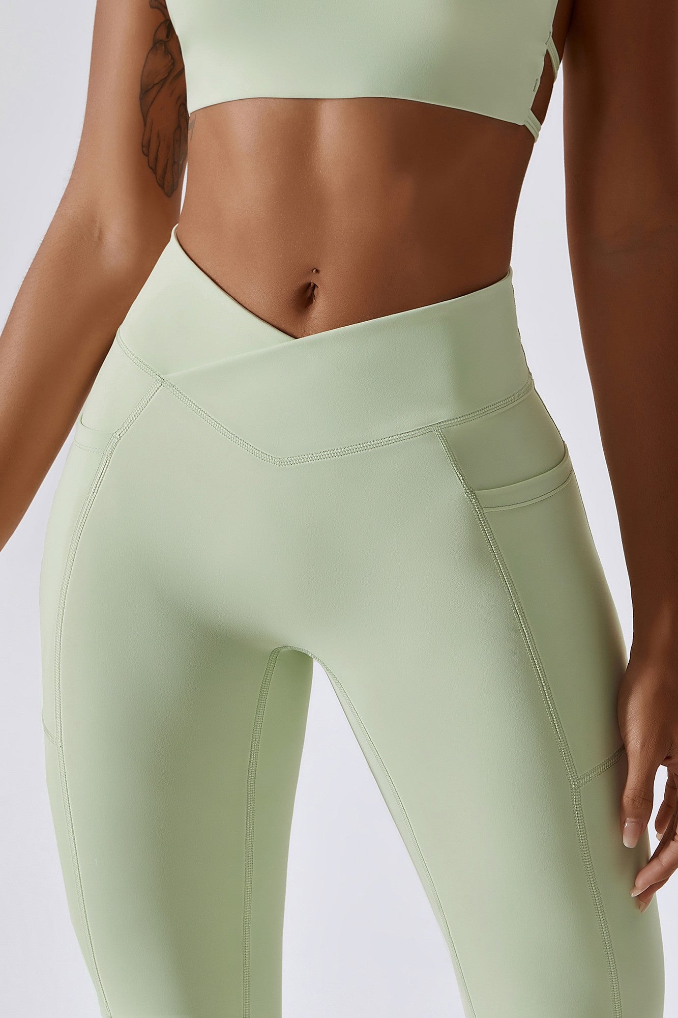 V-Waist Butt-Sculpting Leggings