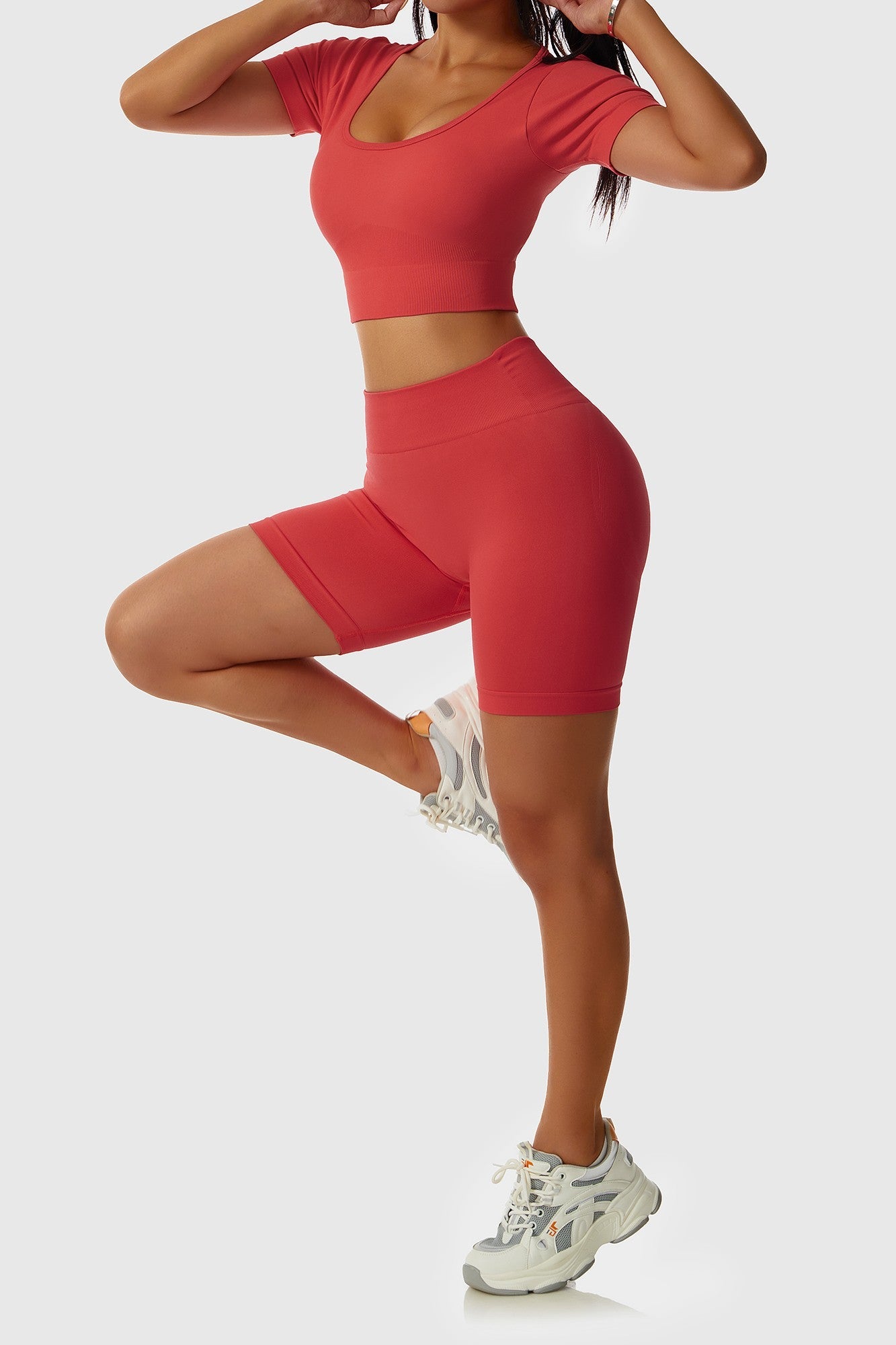 로우 스쿠프 넥 반팔 크롭 탑