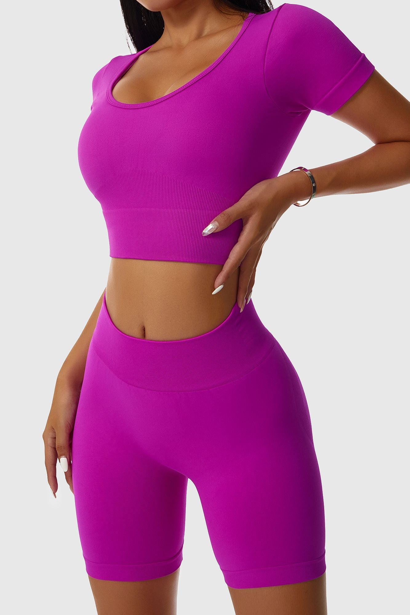 로우 스쿠프 넥 반팔 크롭 탑