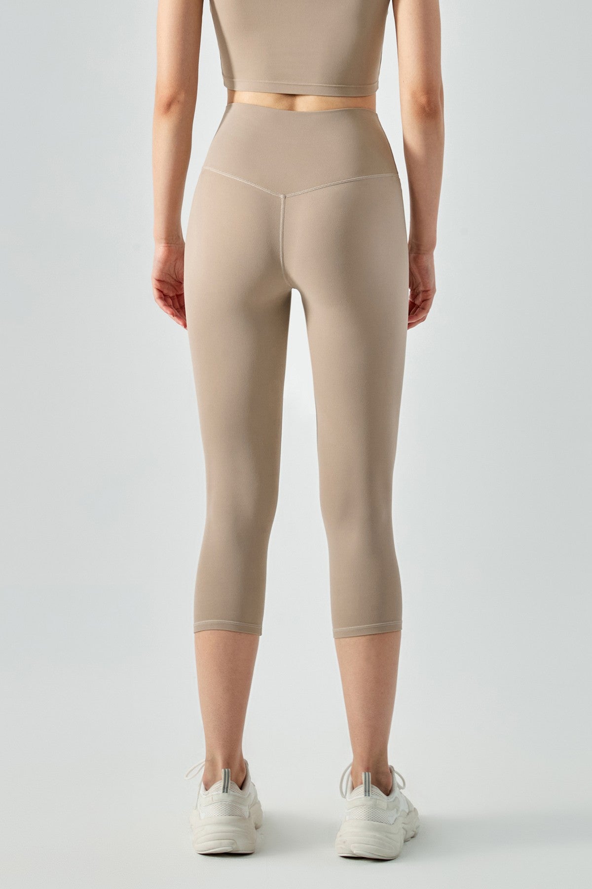 No Front Seam Capri Leggings