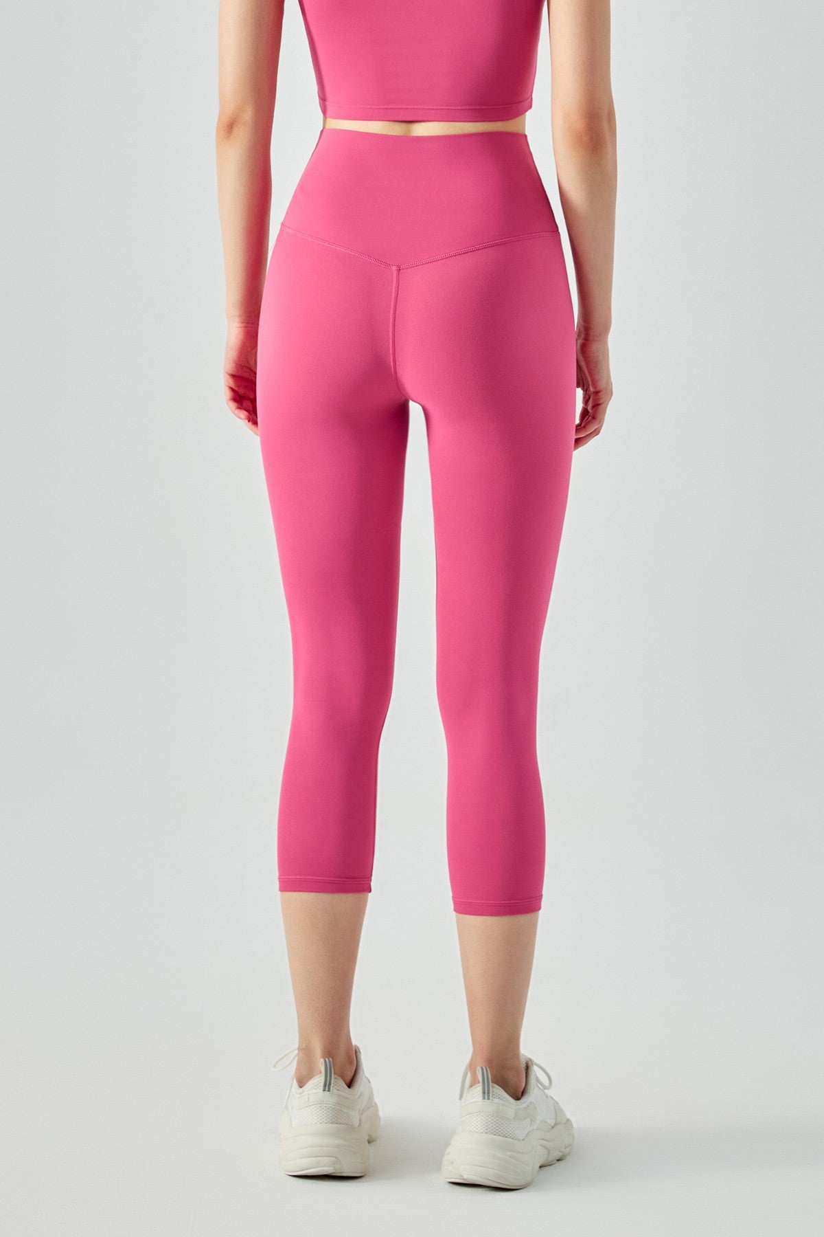 No Front Seam Capri Leggings