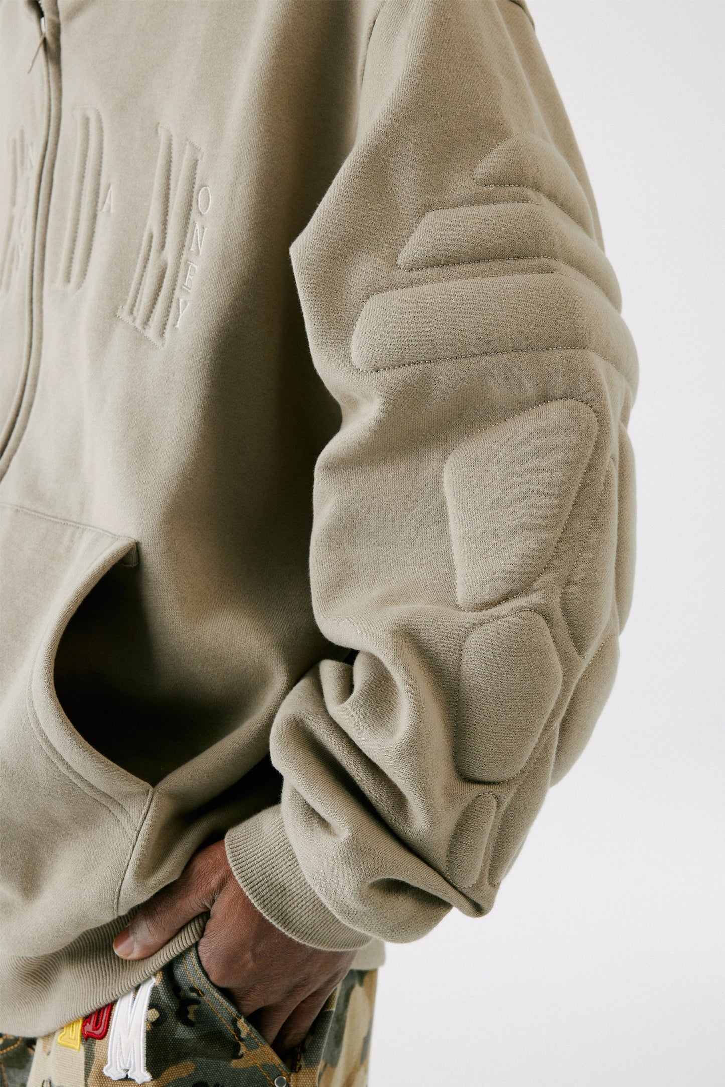 MEDM 3차원 집업 후디